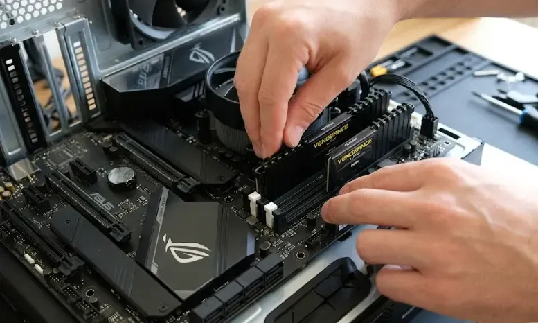 Esquema de instalación de módulos de RAM en una placa base de ordenador